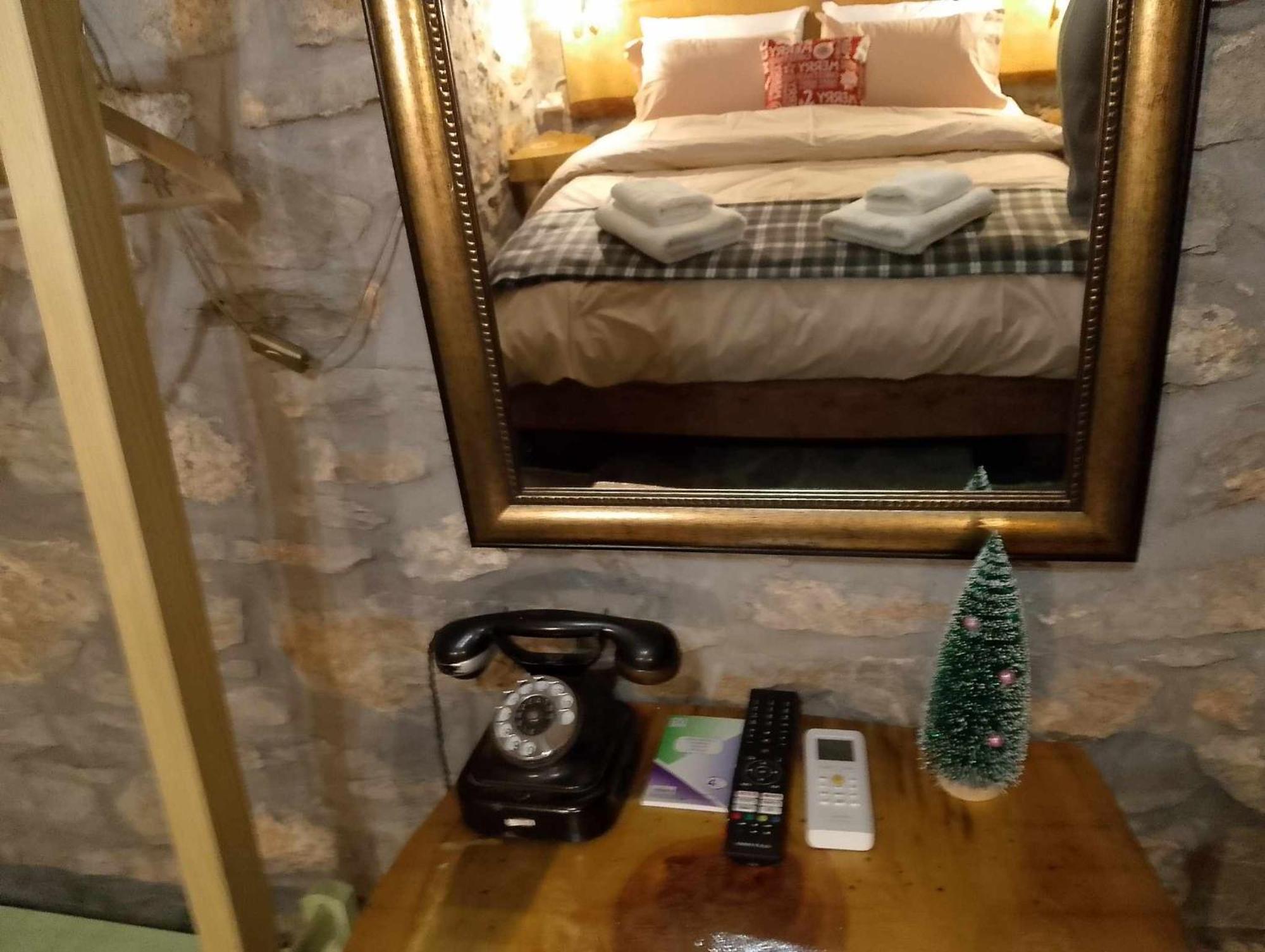 Apartamento Αυθεντικό Πετρινο Στην Ναύπακτο Nafpaktos Habitación foto